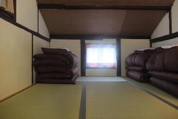 پانسیون Yomogi Guesthouse