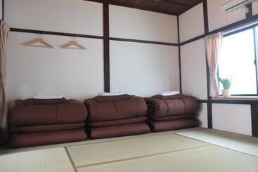 پانسیون Yomogi Guesthouse