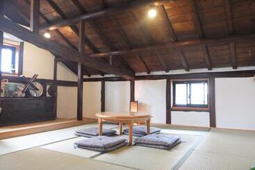 پانسیون Yomogi Guesthouse