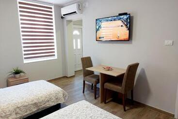 هاستل Centar Lux 2