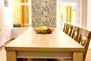 هاستل Centar Lux 2