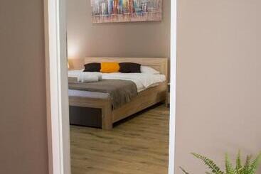 هاستل Centar Lux 2