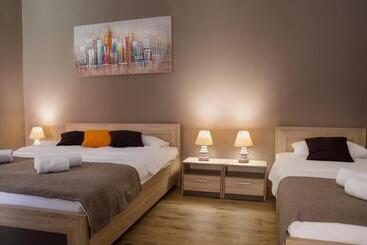 هاستل Centar Lux 2