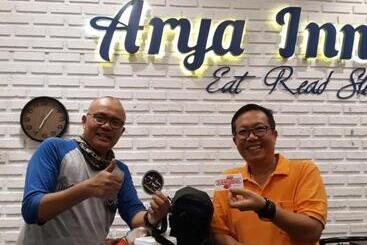 تختخواب و صبحانه Arya Inn