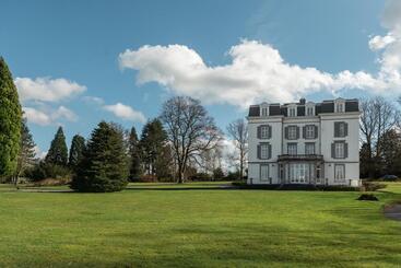 تختخواب و صبحانه Château Charles