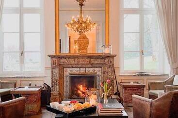 تختخواب و صبحانه Château Charles