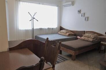 پانسیون Jurgis Guest House