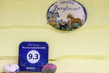 The Cozy Cubbyhole B&b