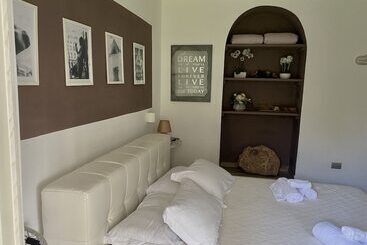 پانسیون Villa Di L Abbiu House