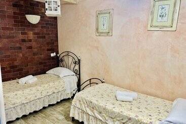 پانسیون Villa Di L Abbiu House