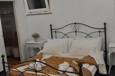 پانسیون Villa Di L Abbiu House