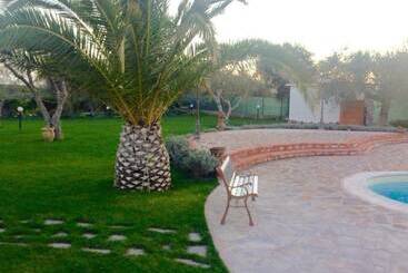 پانسیون Villa Di L Abbiu House