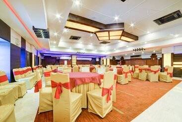 Capital O 507 Hotel Makalu