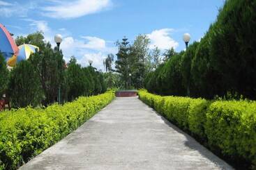 Dreamland Gold Resort &
