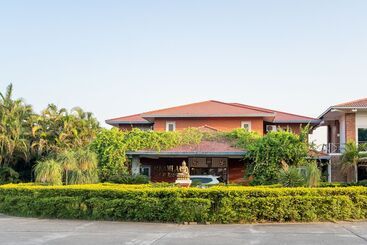 Dreamland Gold Resort &