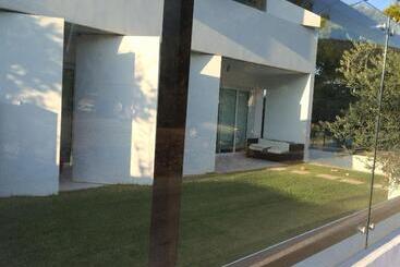 هتل Infinity White Complex