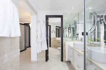 هتل Atlas Suites Tenerife