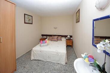 مسافرخانه Pension Aduar