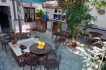 مسافرخانه Pension Aduar