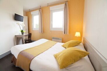 Brit Hotel    Aux Hortensias    Lannion Perros Guirec - Lannion