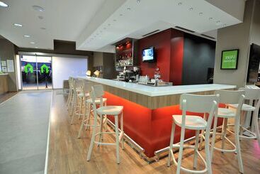 هتل Travelodge Málaga Airport
