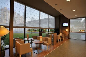 هتل Travelodge Málaga Airport