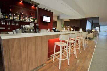 هتل Travelodge Málaga Airport