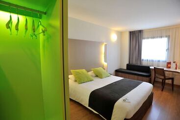 هتل Travelodge Málaga Airport