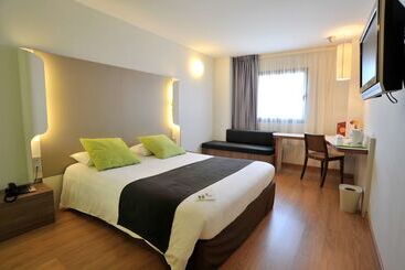 هتل Travelodge Málaga Airport