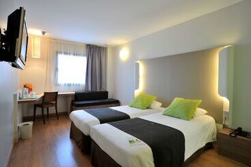 هتل Travelodge Málaga Airport