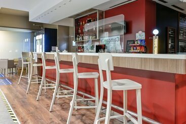 هتل Travelodge Málaga Airport