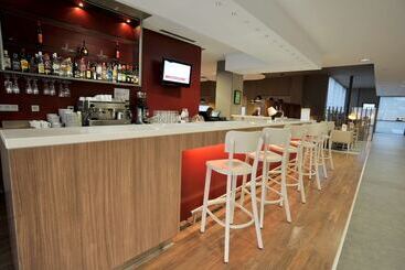 هتل Travelodge Málaga Airport