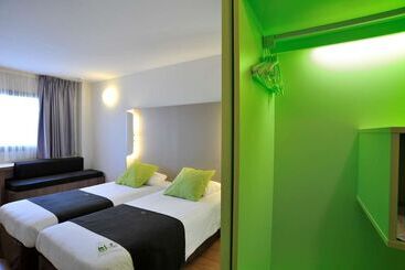 هتل Travelodge Málaga Airport