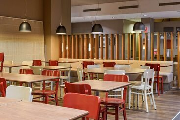هتل Travelodge Málaga Airport