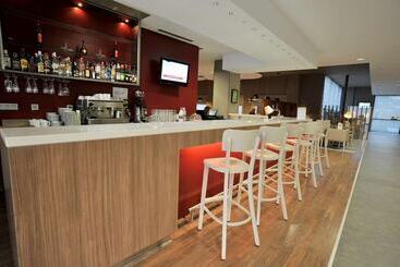 هتل Travelodge Málaga Airport