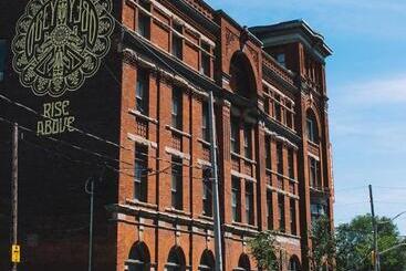 هتل Gladstone House
