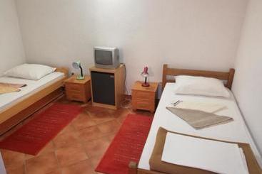 هتل Guest Accommodation Licka Kapa