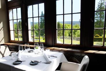 هتل Manoir De Lébioles