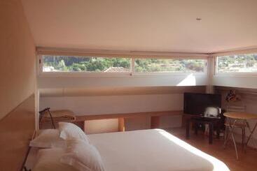 هتل Penthouse   Low Cost