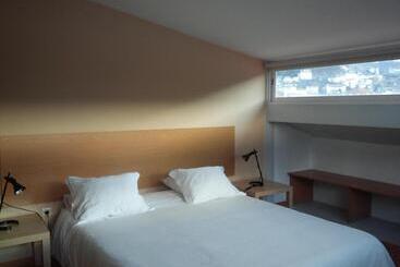 هتل Penthouse   Low Cost
