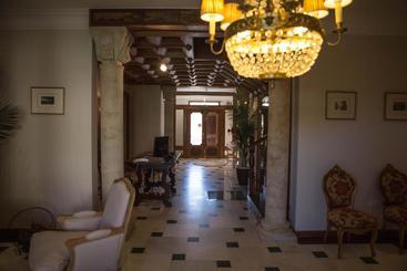 هتل Posada Isabel De Castilla