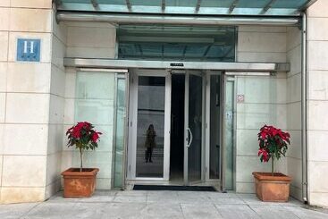 هتل Puerta De Ocaña