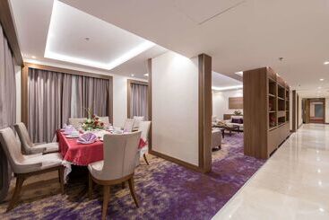 هتل Ramada By Wyndham Continental Jeddah