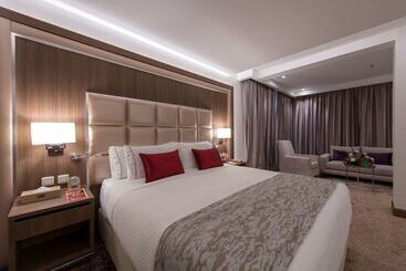 هتل Ramada By Wyndham Continental Jeddah