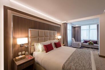 هتل Ramada By Wyndham Continental Jeddah