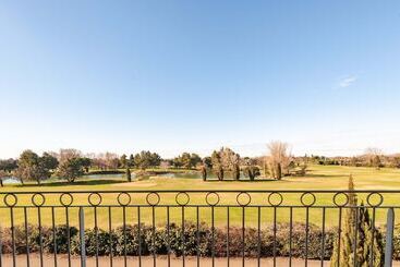 Residhotel Golf Grand Avignon