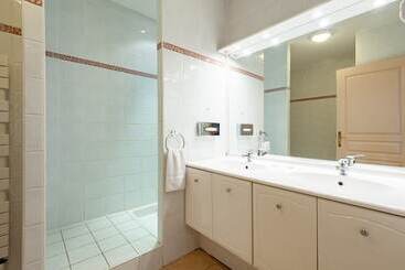 Residhotel Golf Grand Avignon