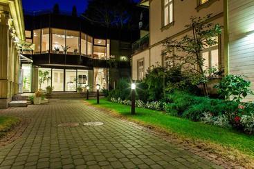 Tb Palace Hotel & Spa