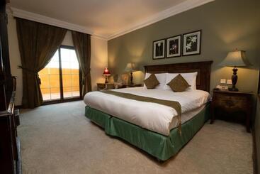 هتل The Convention Center & Royal Suites