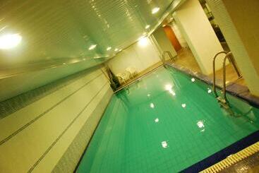 هتل The Convention Center & Royal Suites